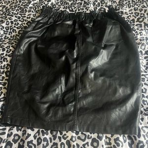 Black city chic macys faux leather skirt size 16 stretchy plus size